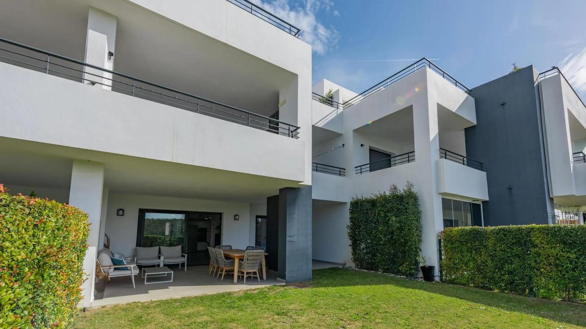 Top Casares Golf Apartment